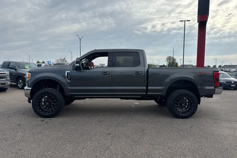 2019 Ford F-250 Lariat photo 1
