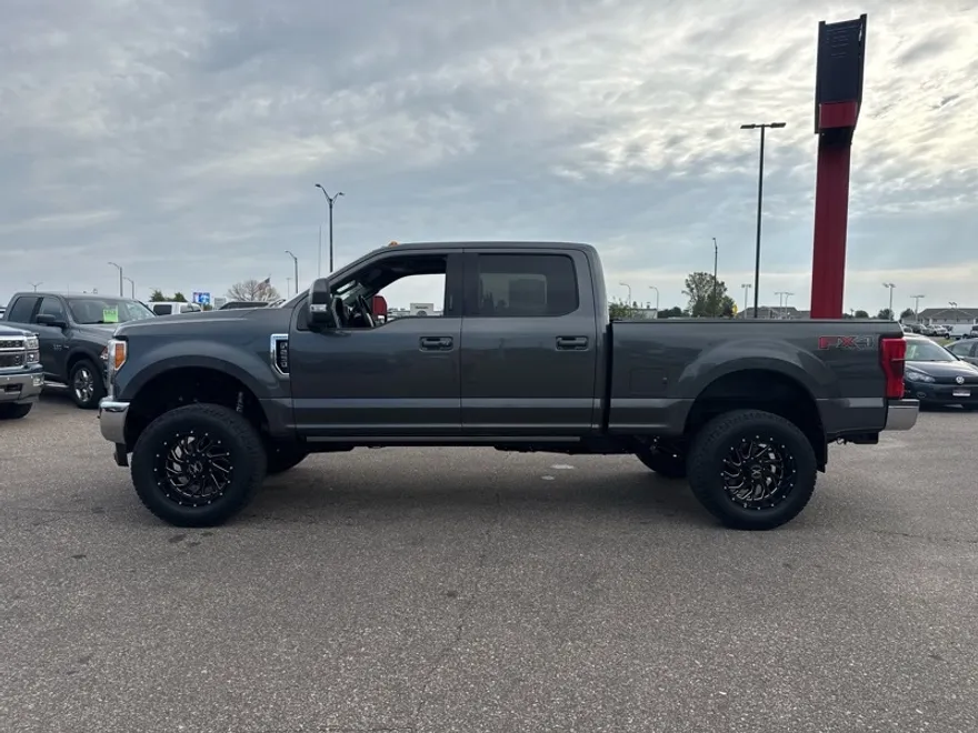 2019 Ford F-250 Lariat photo 1