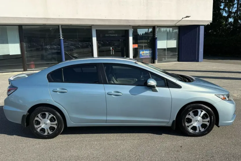 2013 Honda Civic Hybrid photo 1