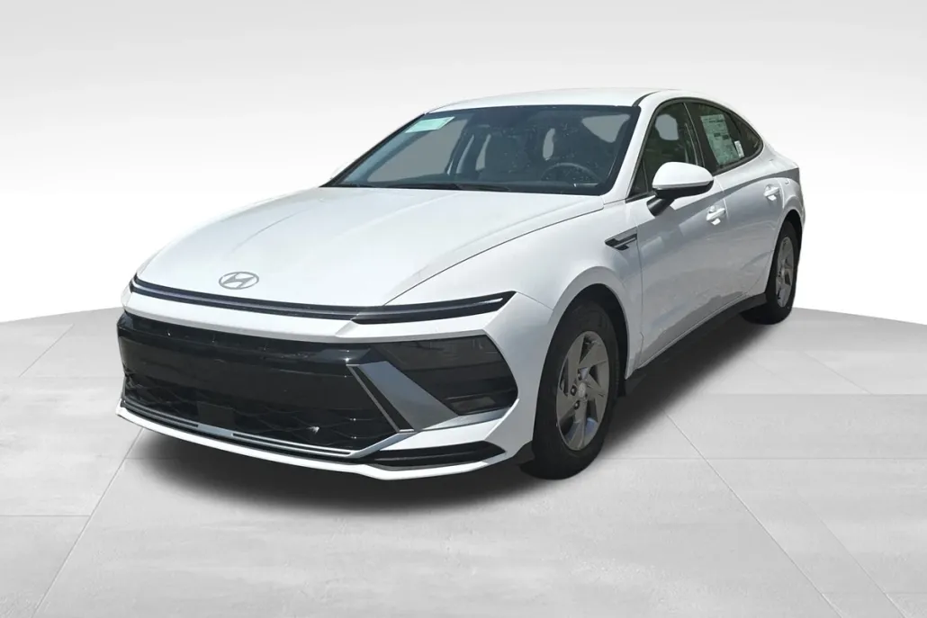 2025 Hyundai Sonata SE photo 1