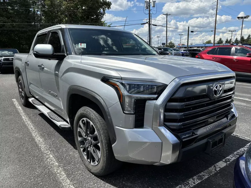 2022 Toyota Tundra Limited CrewMax photo 1
