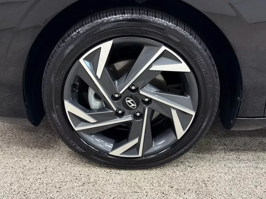 2024 Hyundai Elantra Hybrid Limited photo 1