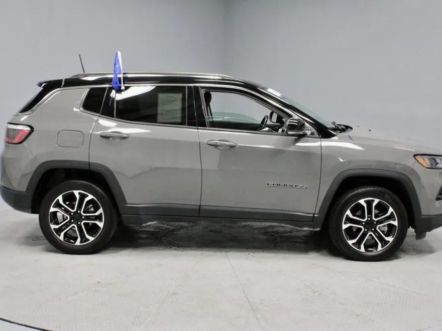 2022 Jeep Compass Limited photo 1