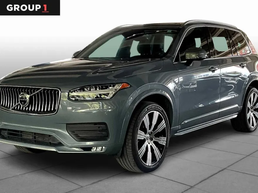 2020 Volvo XC90 Momentum photo 1