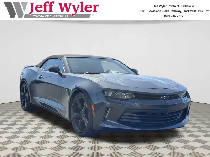 2018 Chevrolet Camaro 1LT photo 1