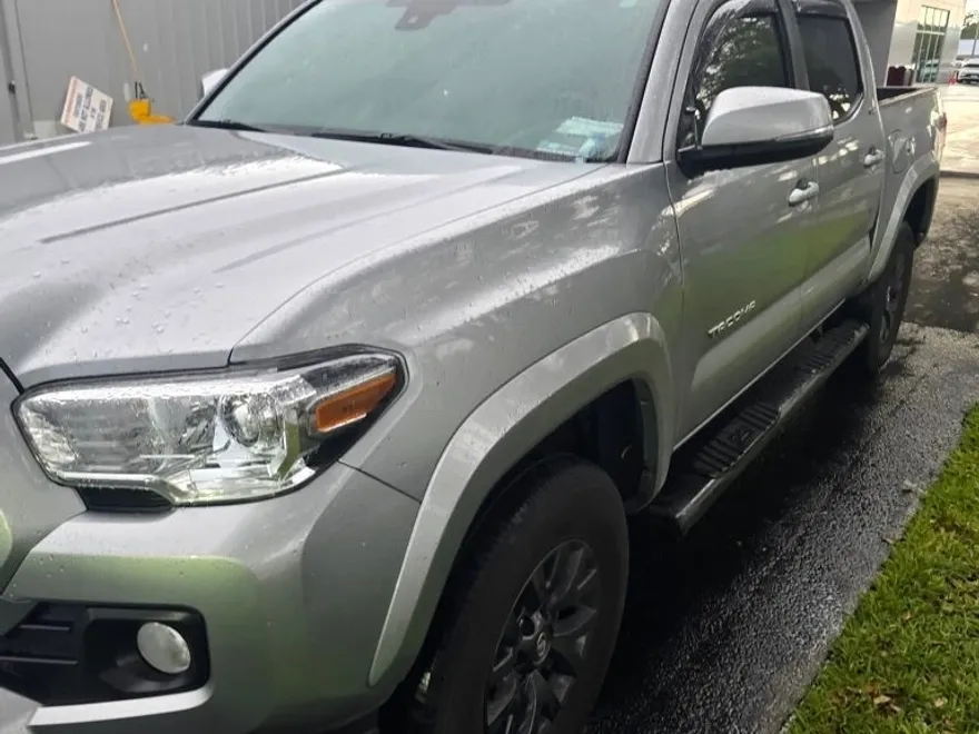 2022 Toyota Tacoma SR5 V6 photo 1