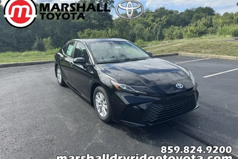 2025 Toyota Camry LE photo 1