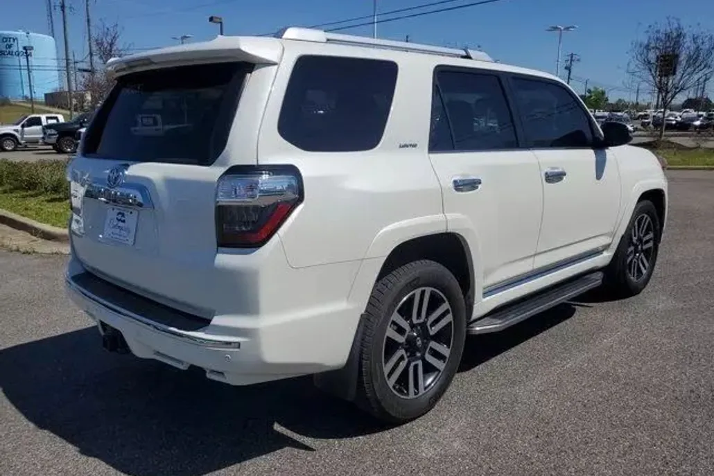 2016 Toyota 4Runner Limited photo 1