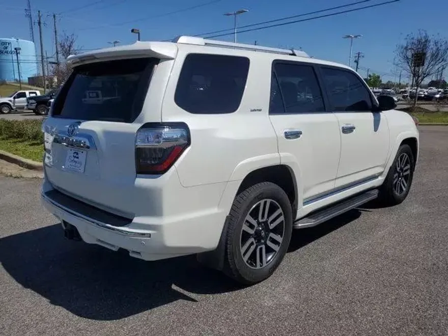 2016 Toyota 4Runner Limited photo 1