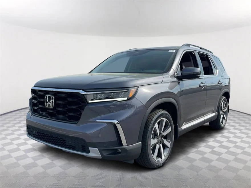 2025 Honda Pilot Touring photo 1