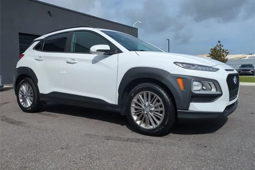 2021 Hyundai Kona SEL photo 1