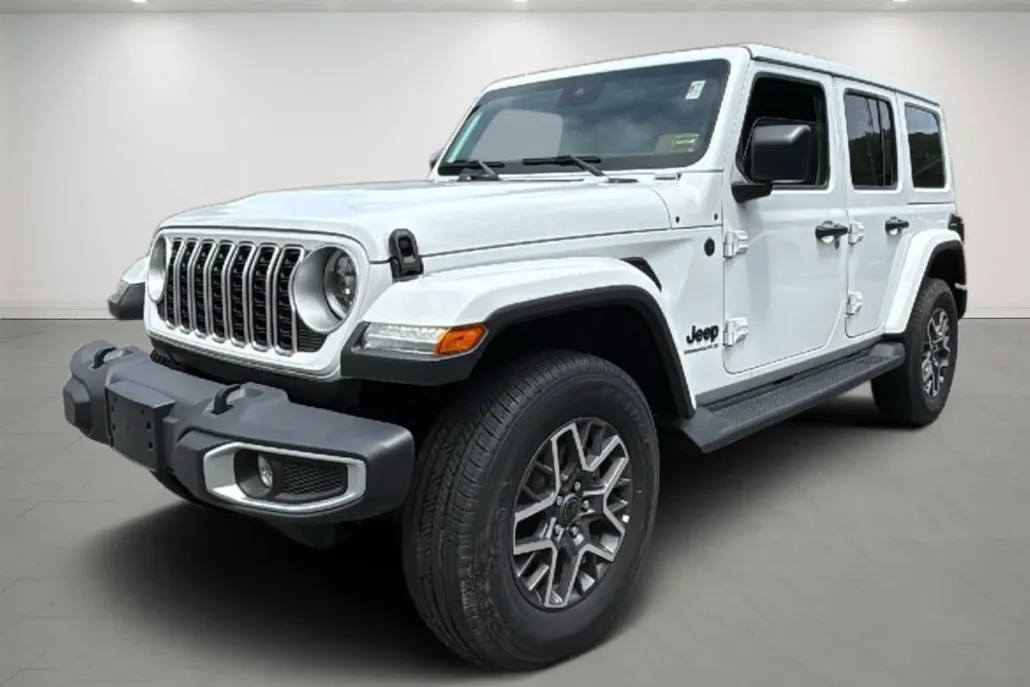 2025 Jeep Wrangler Sahara photo 1