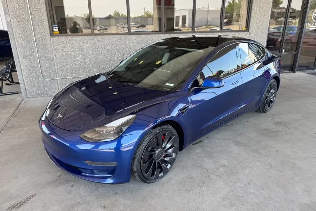 2023 Tesla Model 3 Performance photo 1