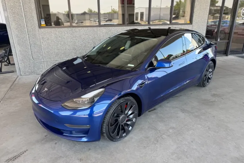 2023 Tesla Model 3 Performance photo 1