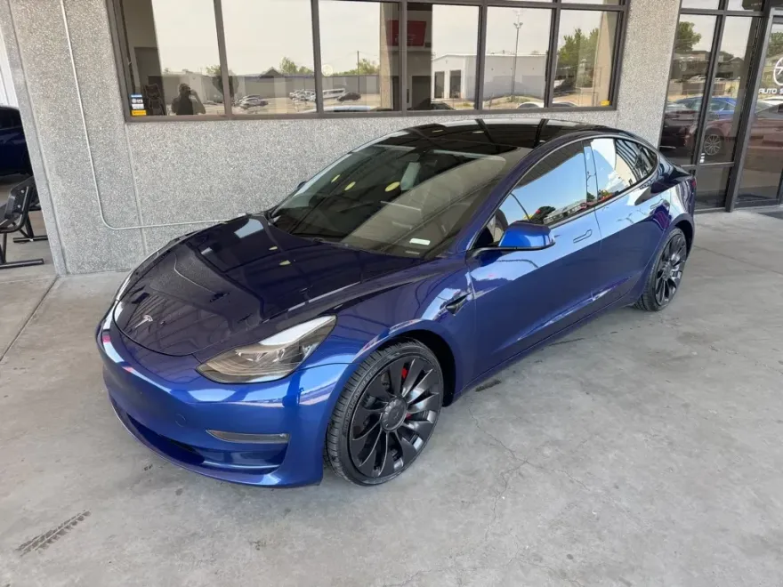 2023 Tesla Model 3 Performance photo 1
