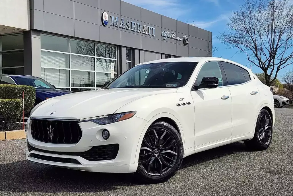 2024 Maserati Levante GT photo 1