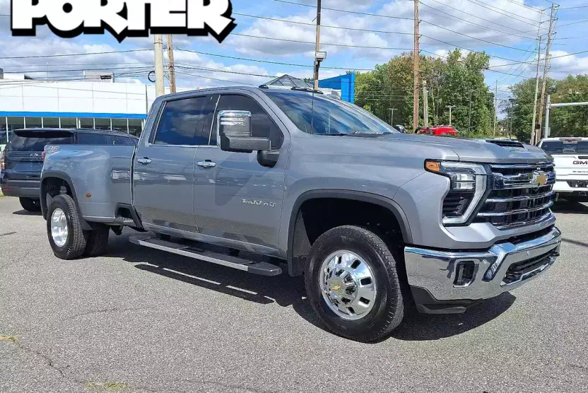 2025 Chevrolet Silverado 3500HD LTZ photo 1
