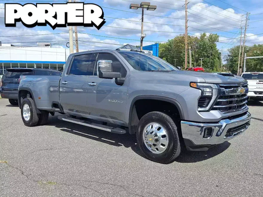 2025 Chevrolet Silverado 3500HD LTZ photo 1