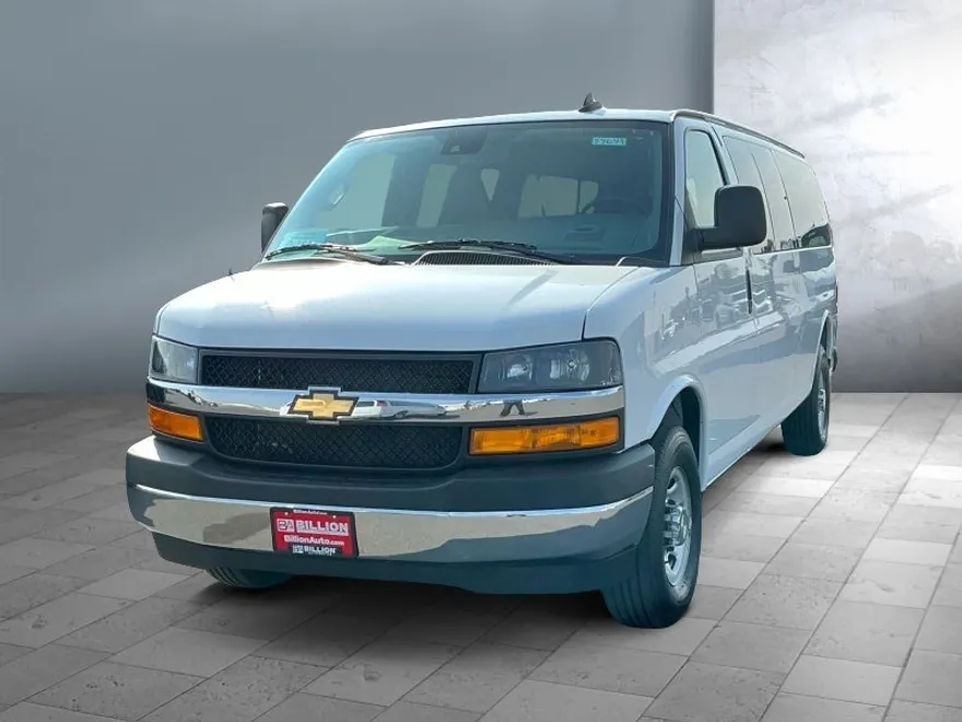 2025 Chevrolet Express Passenger 3500 photo 1