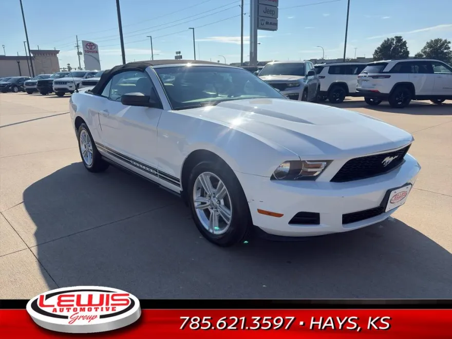 2010 Ford Mustang V6 Convertible photo 1