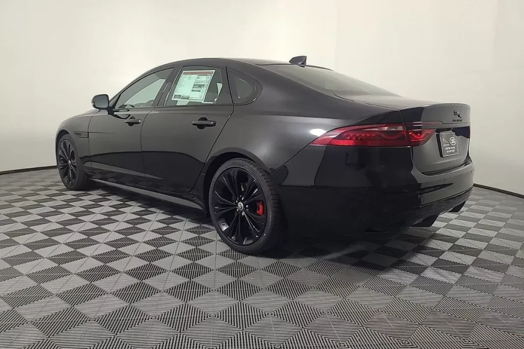 2024 Jaguar XF R-Dynamic SE photo 1