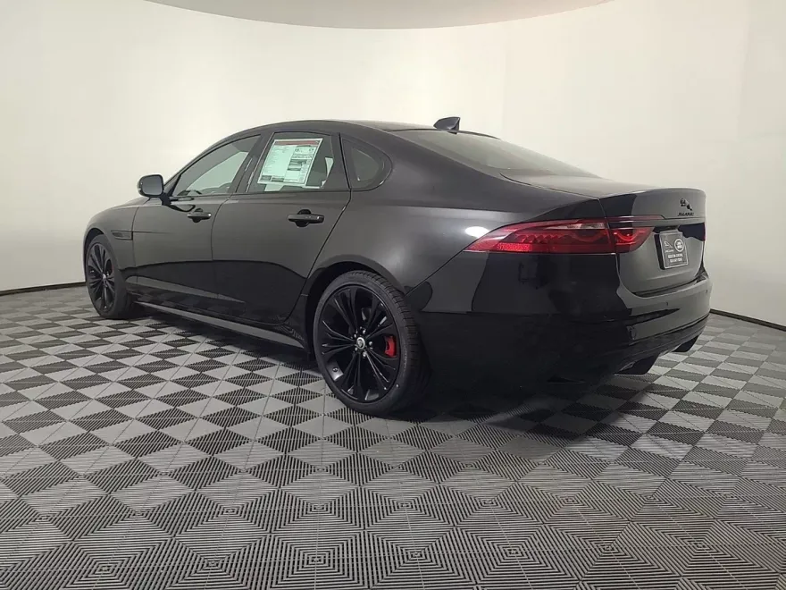 2024 Jaguar XF R-Dynamic SE photo 1