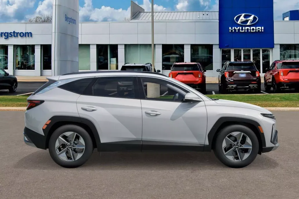 2026 Hyundai Tucson SEL photo 1