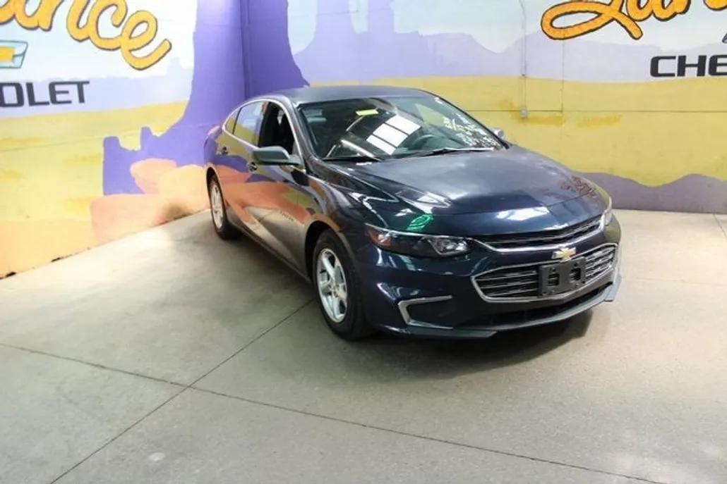 2017 Chevrolet Malibu LS photo 1