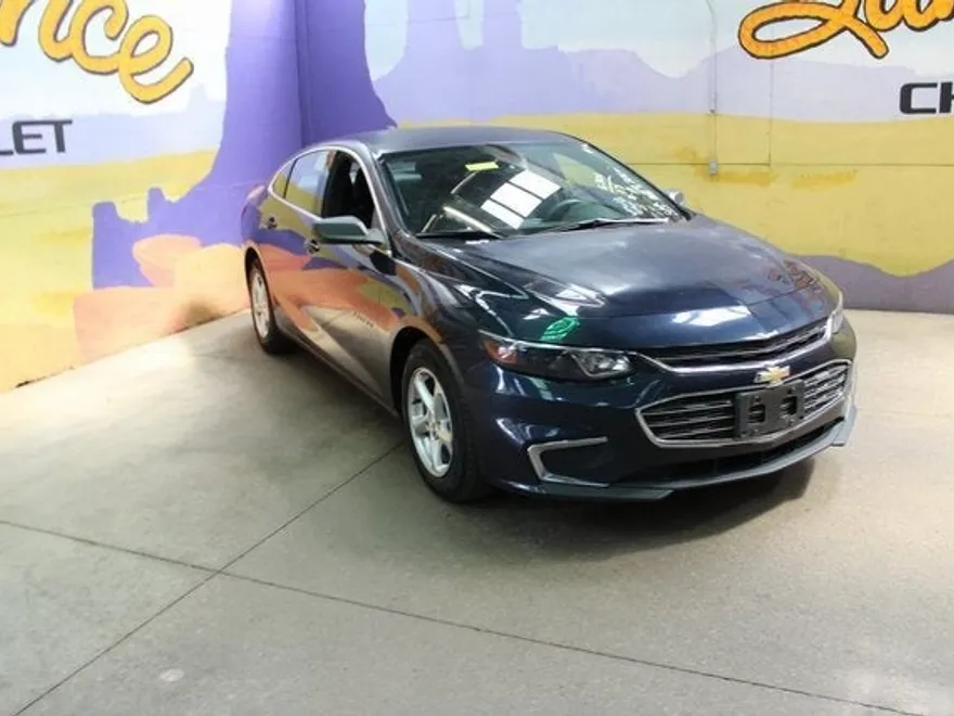 2017 Chevrolet Malibu LS photo 1
