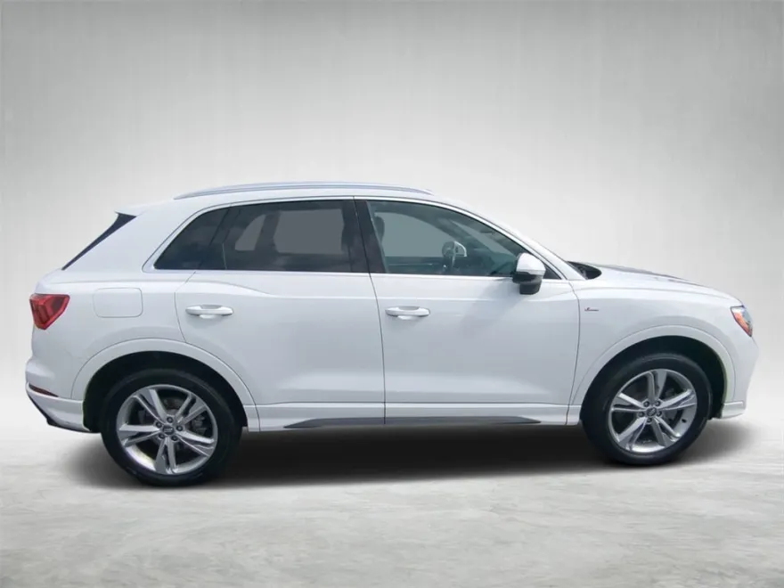 2020 Audi Q3 45 TFSI S line Premium photo 1