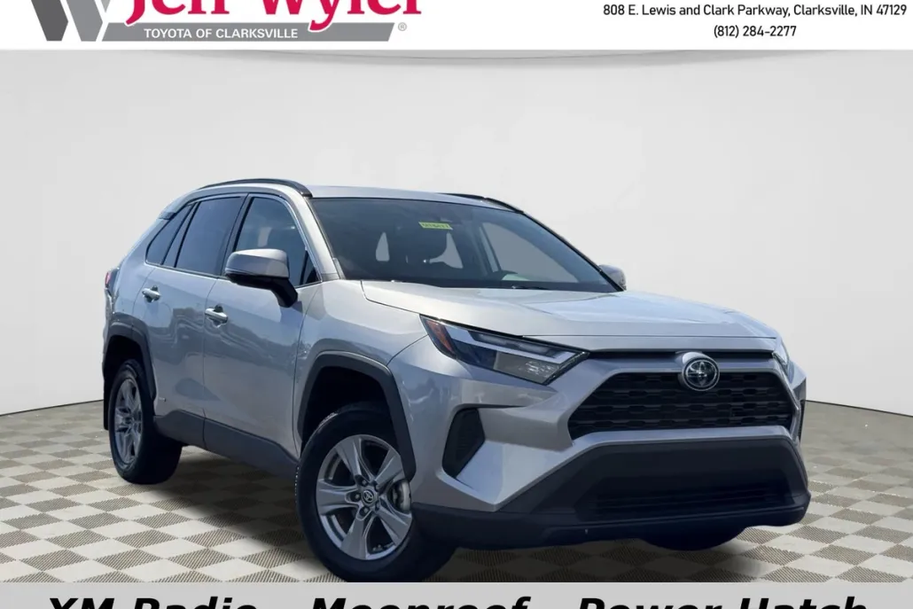 2024 Toyota RAV4 Hybrid XLE photo 1