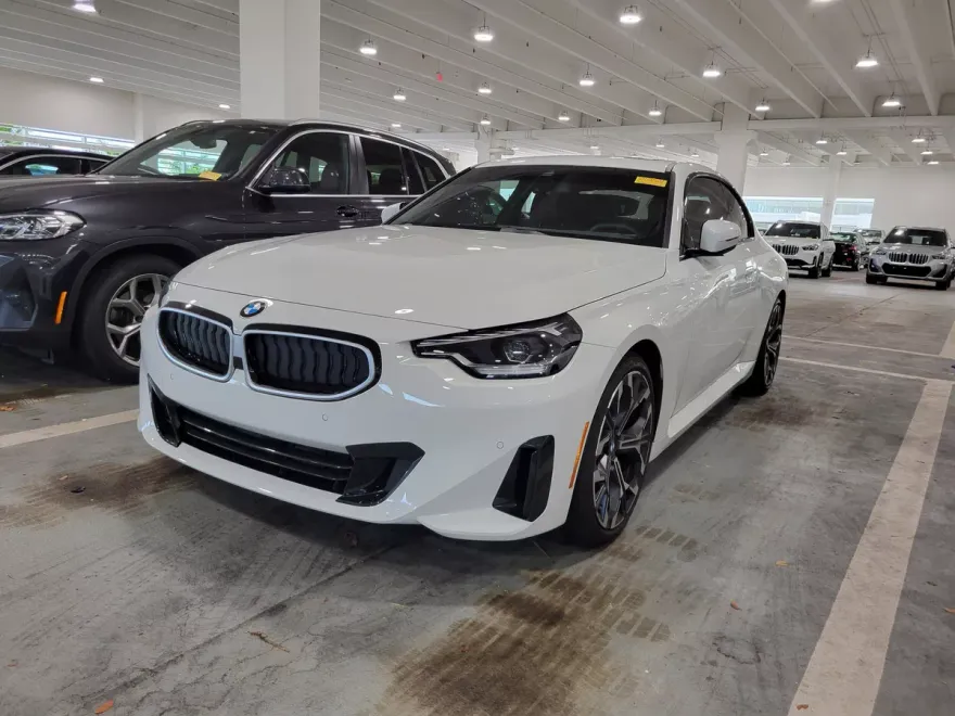 2025 Bmw 230i Coupe photo 1