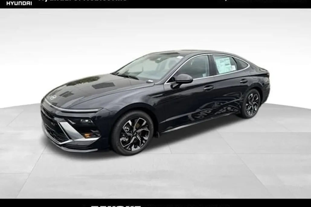 2025 Hyundai Sonata SEL photo 1