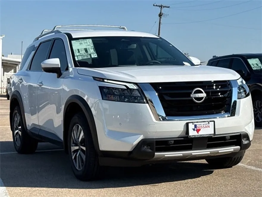 2025 Nissan Pathfinder SL photo 1