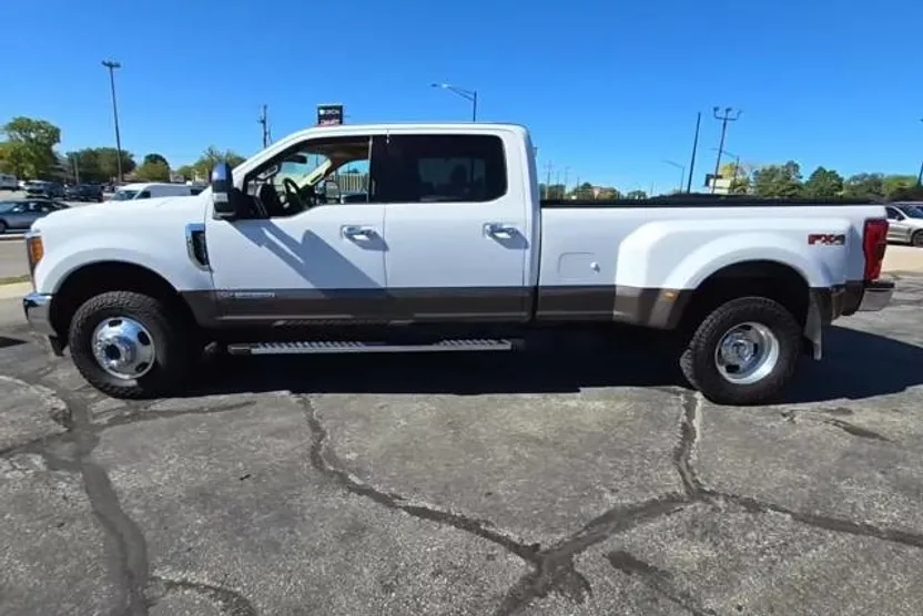 2017 Ford F-350 photo 1