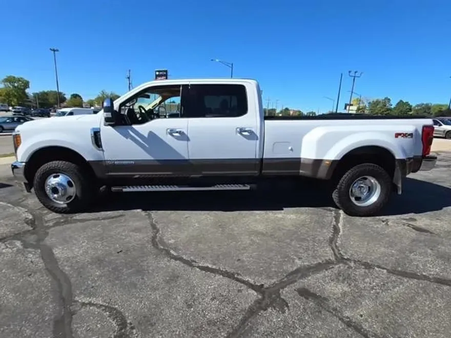 2017 Ford F-350 photo 1