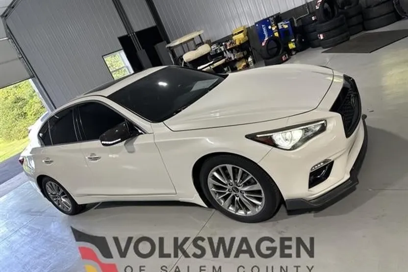 2018 Infiniti Q50 3.0t LUXE photo 1