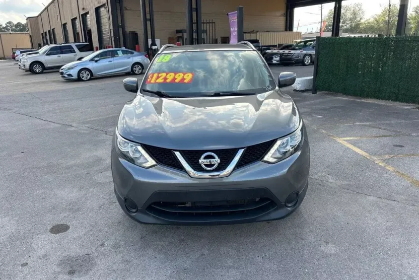 2018 Nissan Rogue Sport SV photo 1