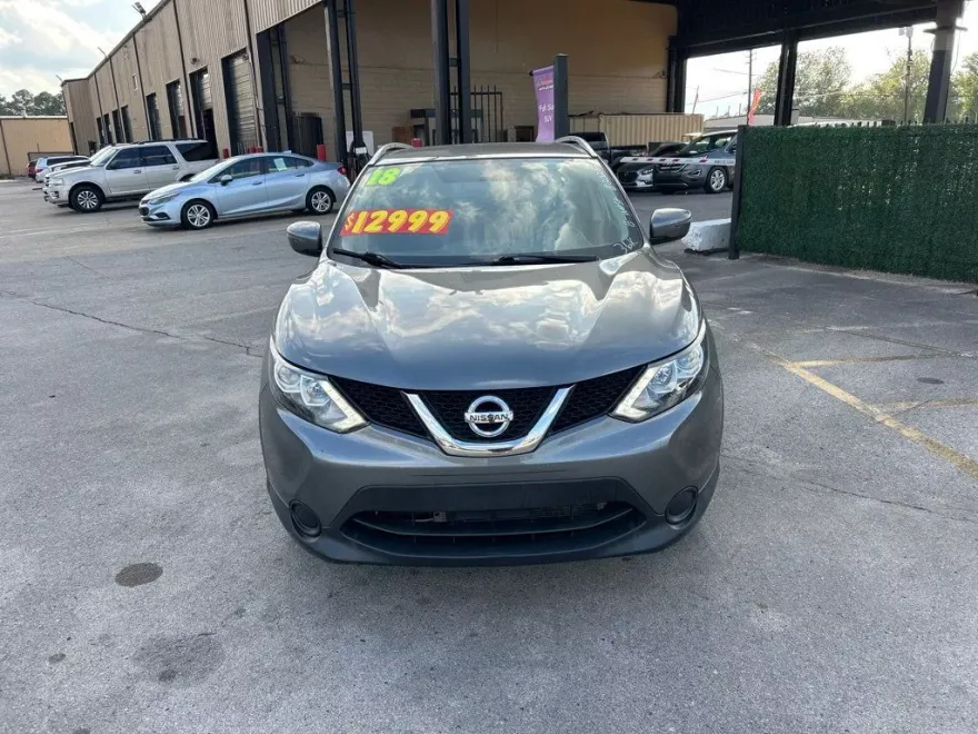 2018 Nissan Rogue Sport SV photo 1