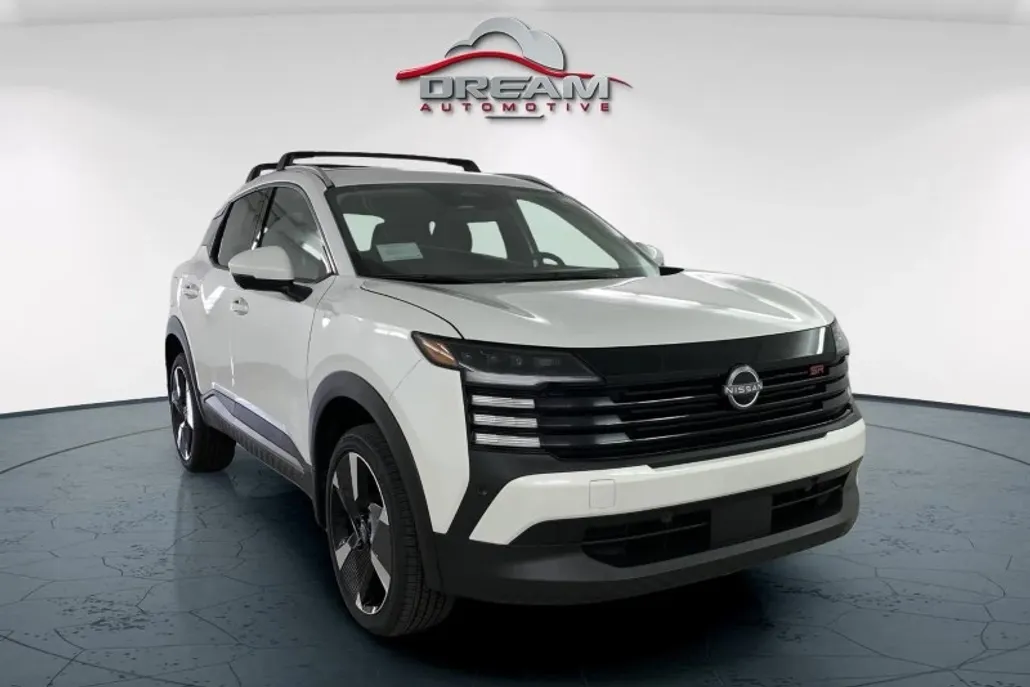 2025 Nissan Kicks SR photo 1