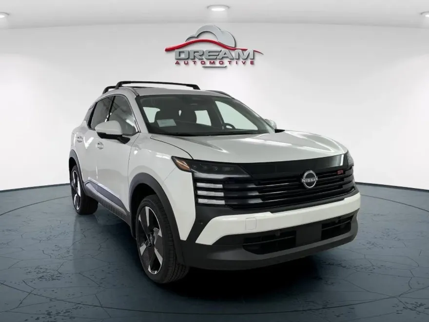 2025 Nissan Kicks SR photo 1