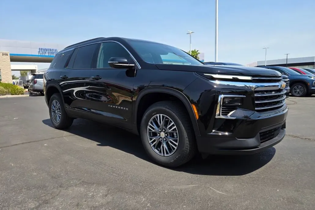 2026 Chevrolet Traverse photo 1