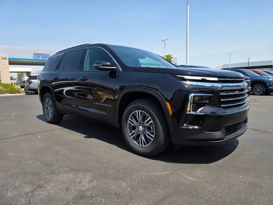 2026 Chevrolet Traverse photo 1