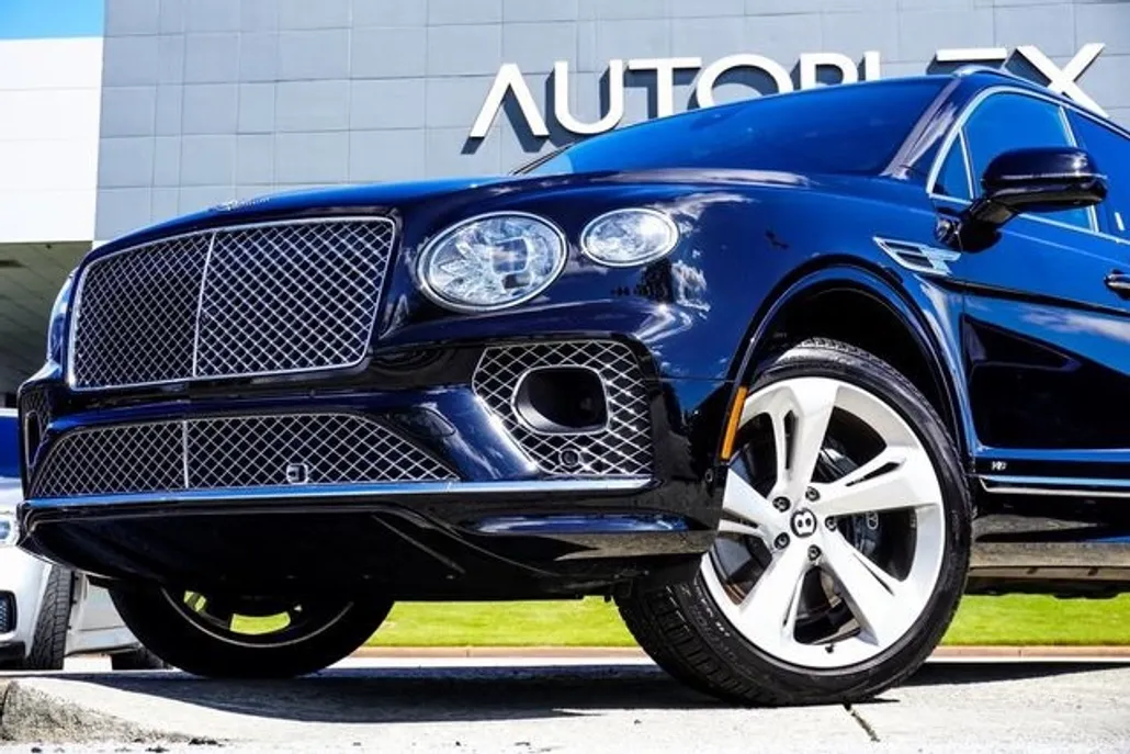 2021 Bentley Bentayga V8 photo 1