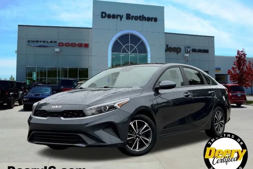 2024 Kia Forte LXS photo 1