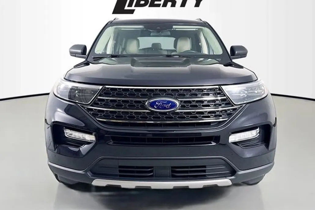 2022 Ford Explorer XLT photo 1