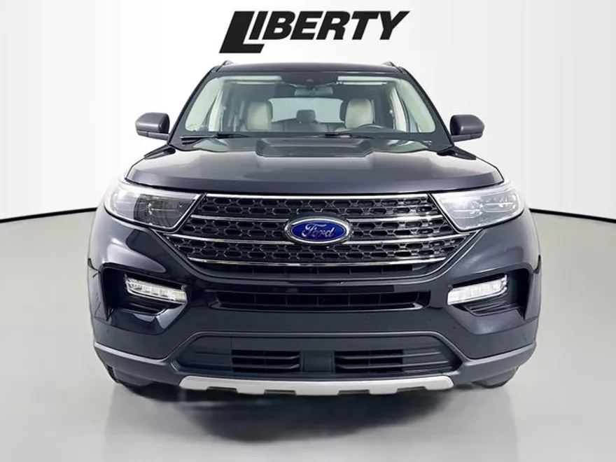 2022 Ford Explorer XLT photo 1