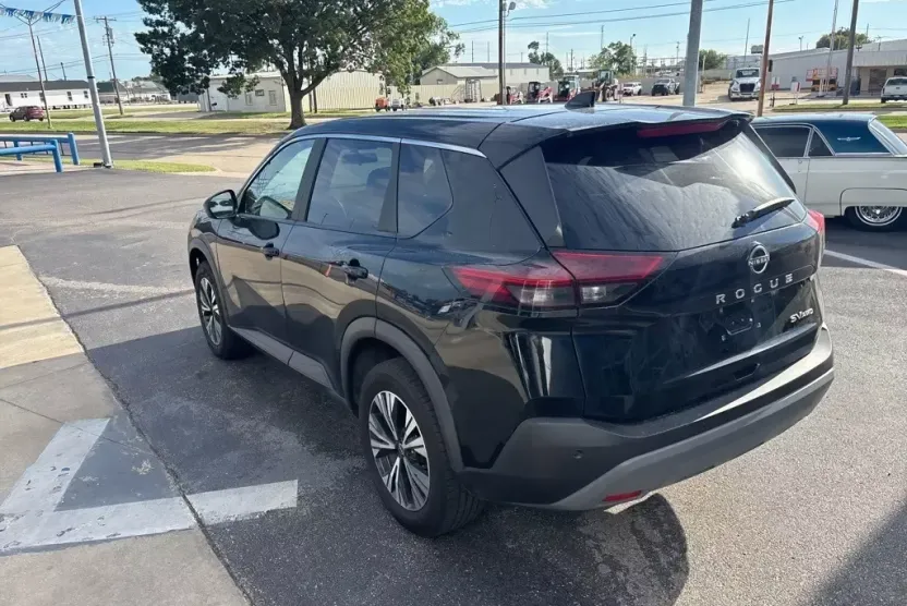 2023 Nissan Rogue SV photo 1