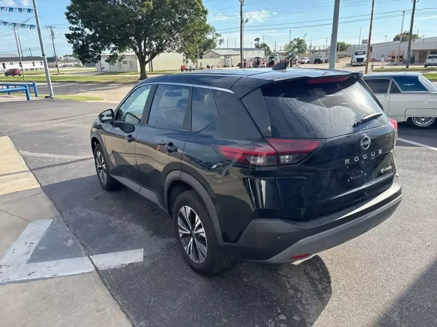2023 Nissan Rogue SV photo 1