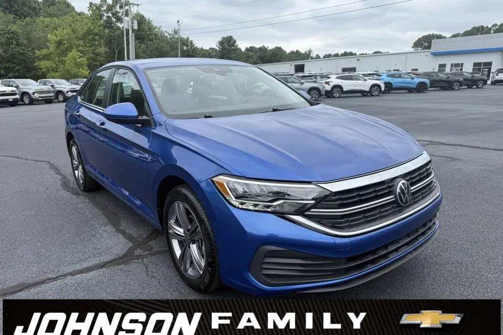 2024 Volkswagen Jetta SE photo 1